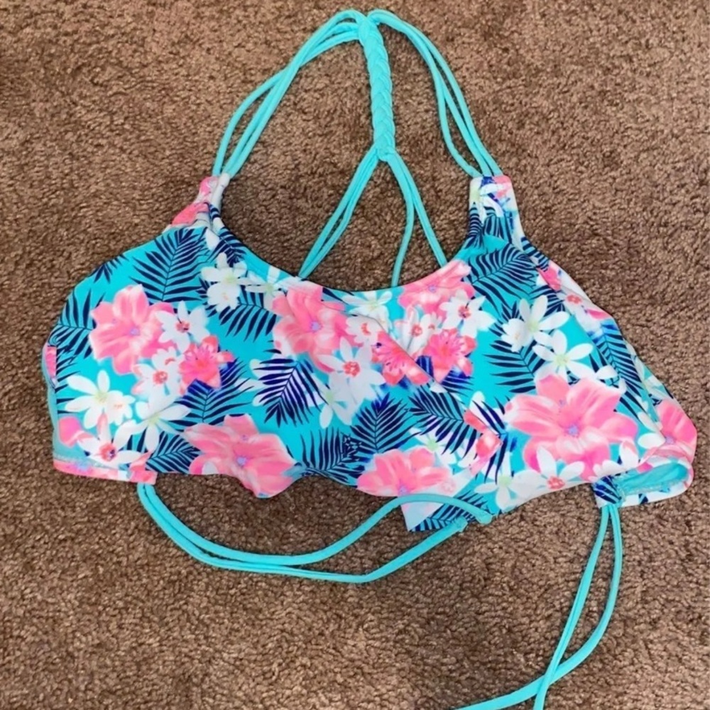 Bikini - Picture 2 of 4